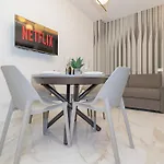 2Co4 - Duomo - Modern Central -